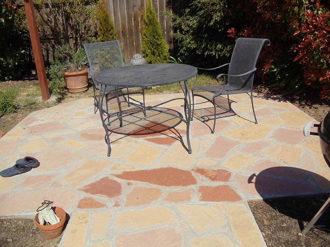 Natural Pennsylvania Bluestone flagstone patio with mortar joints installed in El Dorado Hills, CA